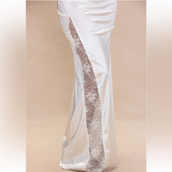 NWT Fashion Nova Lucinda satin gown off white lace wedding dress bride spandex - Picture 4 of 7